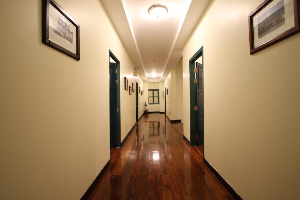 Srisomboon Hostel Trang Exterior foto
