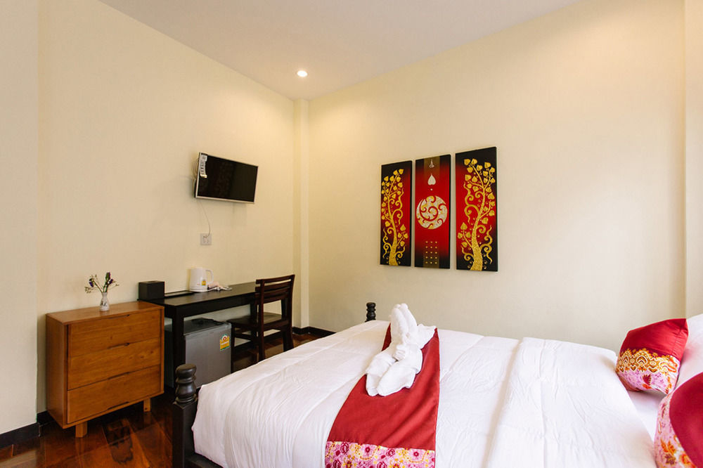 Srisomboon Hostel Trang Exterior foto